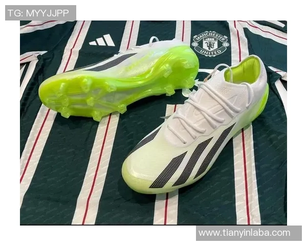 球星专用分离式鞋舌足球鞋揭秘提升控球与舒适度的创新设计 球星专用分离式鞋舌足球鞋揭秘提升控球与舒适度的创新设计