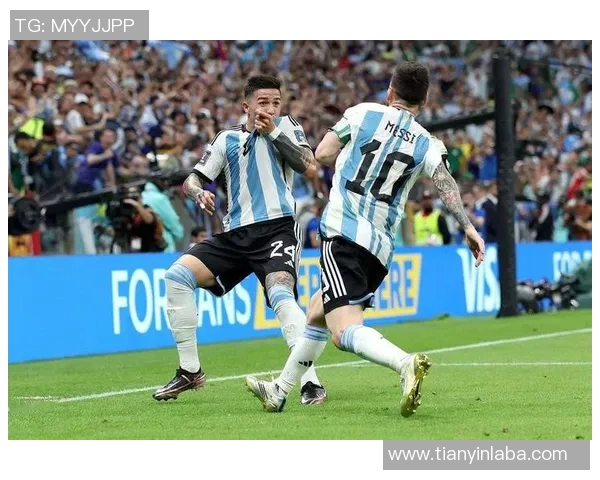 第一次追随足球明星的人是谁 追星背后的故事与情感之旅 第一次追随足球明星的人是谁 追星背后的故事与情感之旅