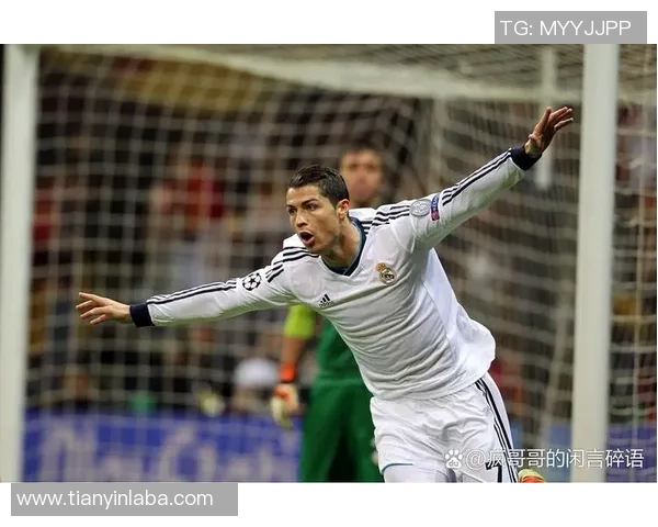 足球场惊现巨星风采震撼全场,高清图片展现球员瞬间精彩瞬间 足球场惊现巨星风采震撼全场,高清图片展现球员瞬间精彩瞬间