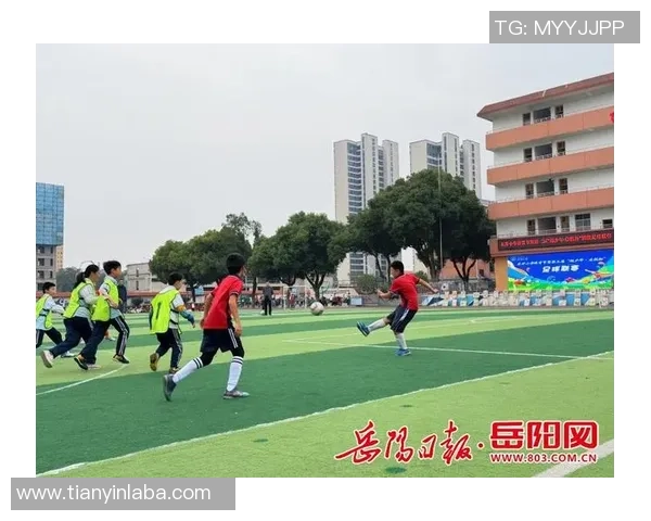 足球球星走进校园点燃青春梦想共绘未来绿茵精彩时刻