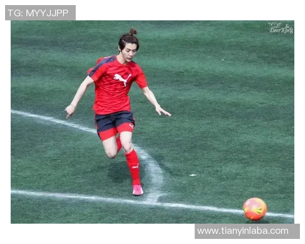 鹿晗热爱足球运动背后的故事与他最喜欢的球星揭秘